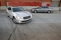    : Mercedes-Benz E350 vs Infiniti M35H