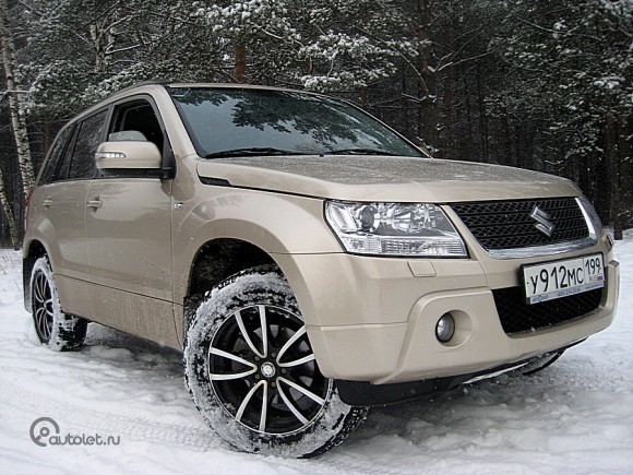 Suzuki Grand Vitara 2011: 7 ,  